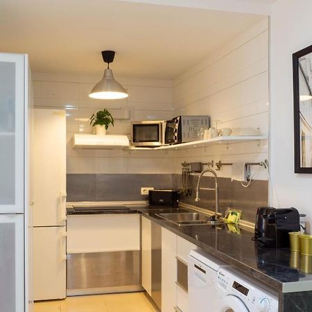 Apartment Caleta Beach Малага Экстерьер фото