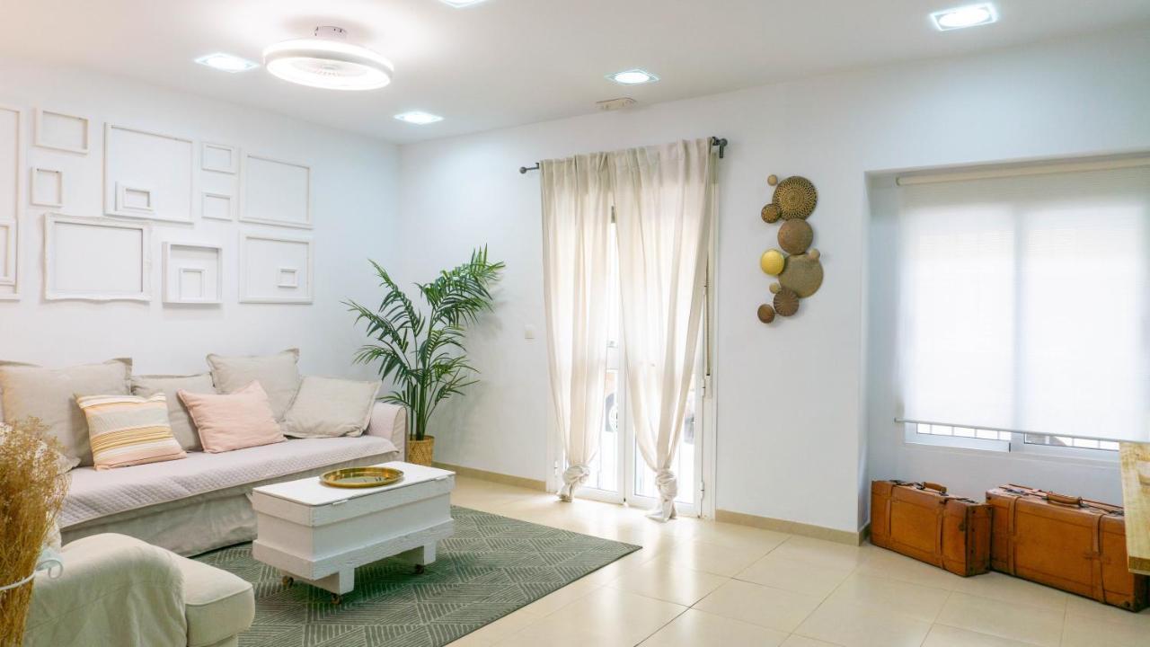 Apartment Caleta Beach Малага Экстерьер фото